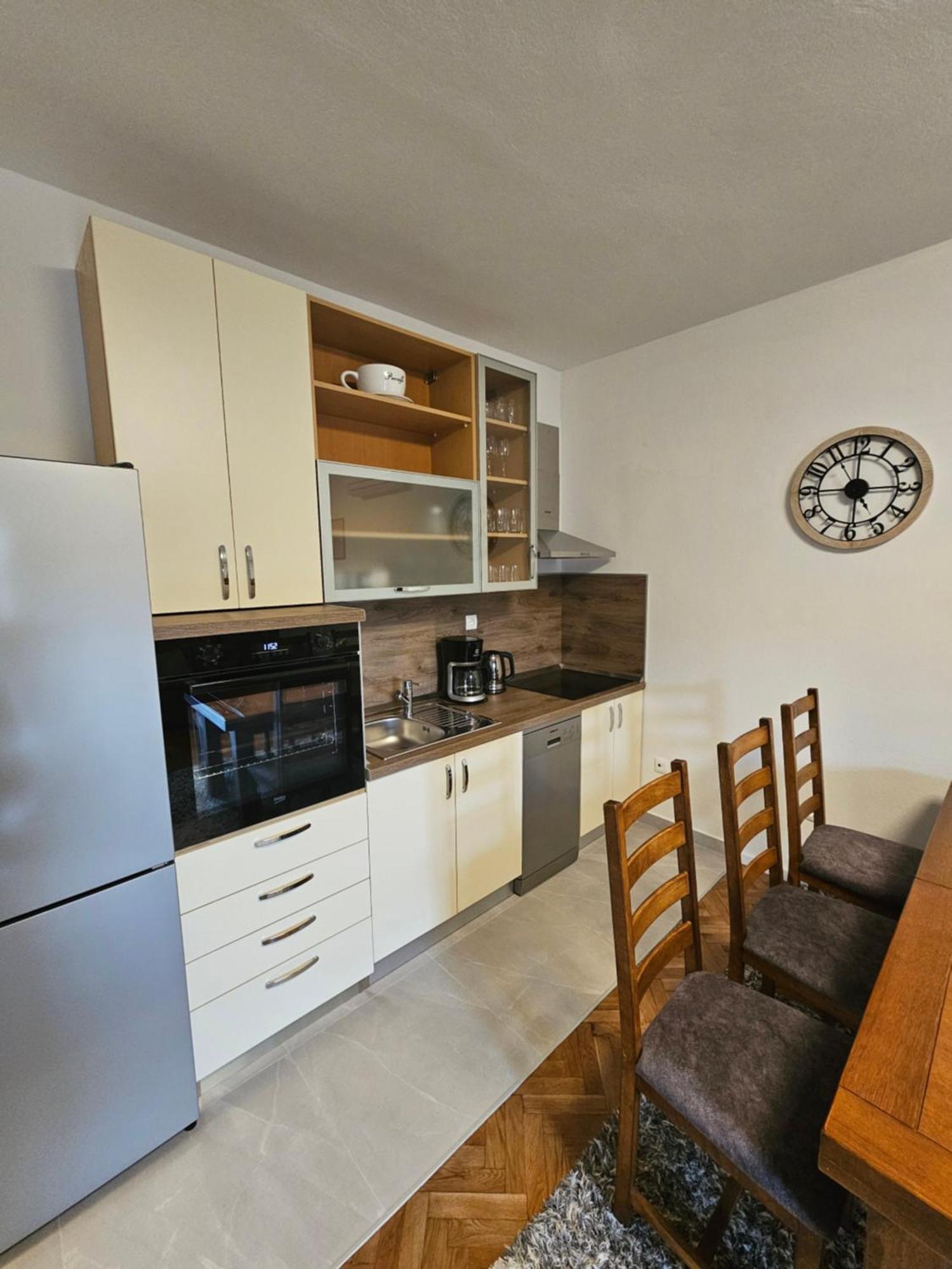 טרוגיר Apartments Grgic מראה חיצוני תמונה