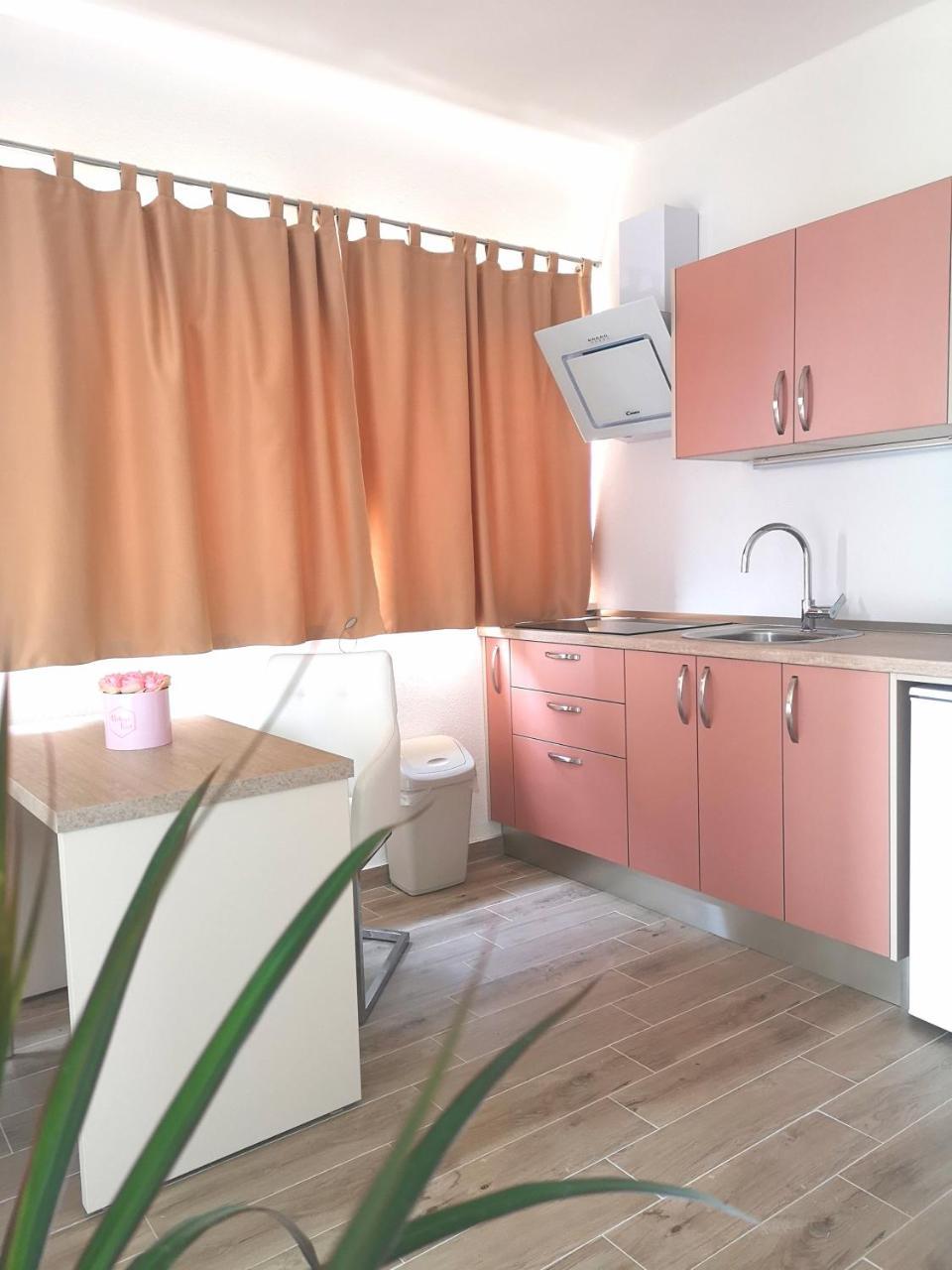 טרוגיר Apartments Grgic מראה חיצוני תמונה